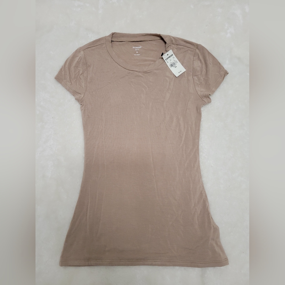 Express - Scoop Neck -  Fitted Tee Top - NWT.